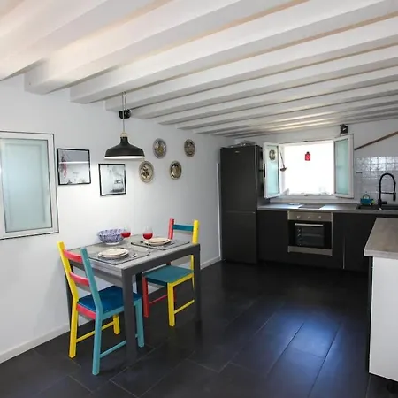 Charming Flat At Santa Teresa Old Town Apartment *