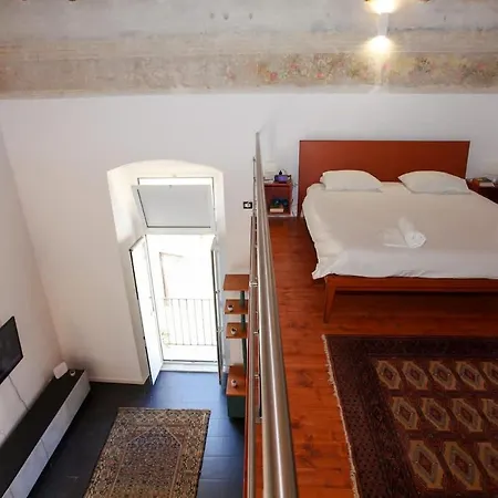 Charming Flat At Santa Teresa Old Town Apartment