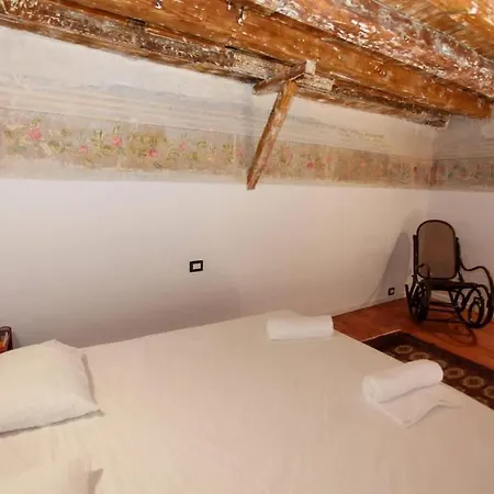 Apartment Charming Flat At Santa Teresa Old Town